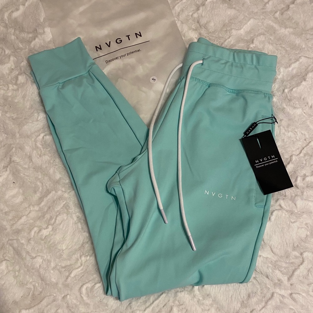 💚(NWT) NVGTN Sea Foam Green Joggers - small💚